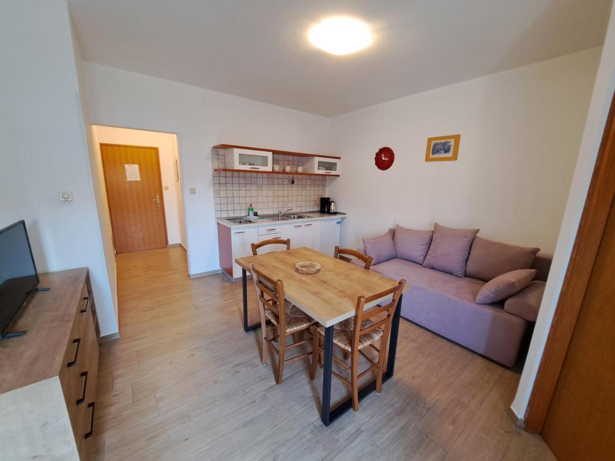 Apartments Leticia バスカ エクステリア 写真