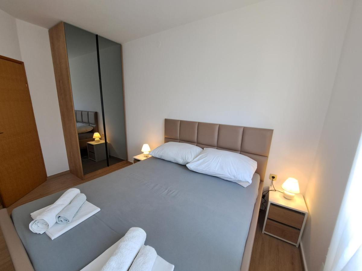 Apartments Leticia バスカ エクステリア 写真