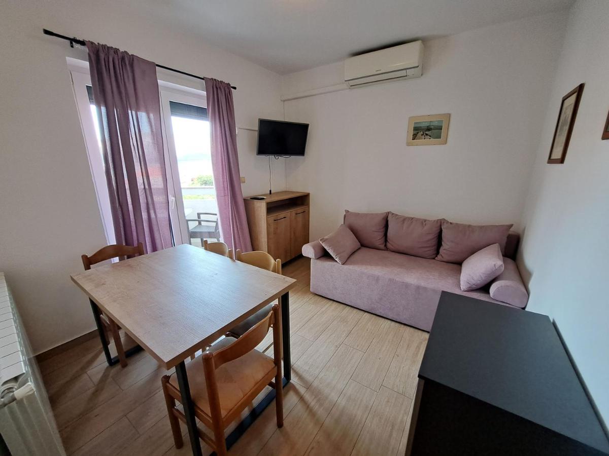 Apartments Leticia バスカ エクステリア 写真